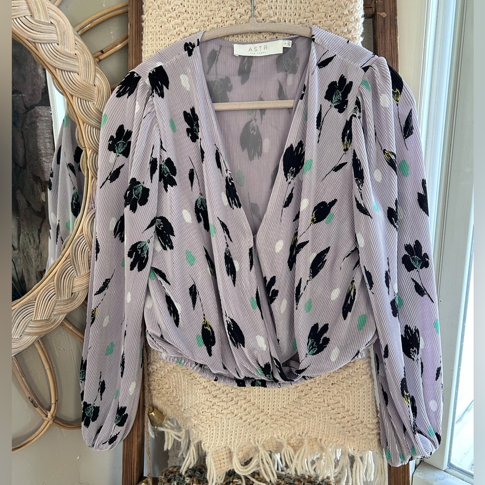 ASTR The Label Long Sleeve Top